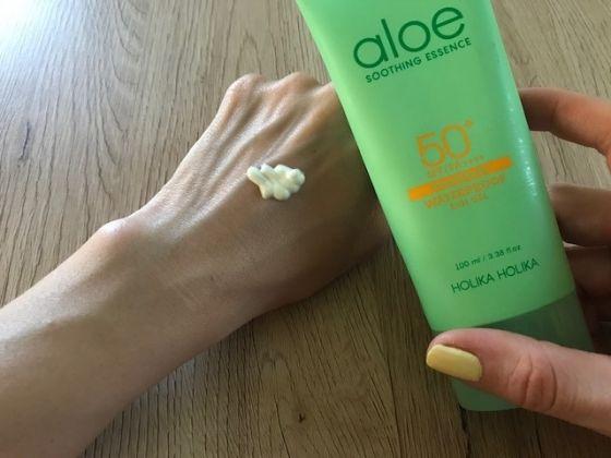 HOLIKA HOLIKA ALOE SOOTHING ESSENCE VÍZÁLLÓ FÉNYVÉDŐ